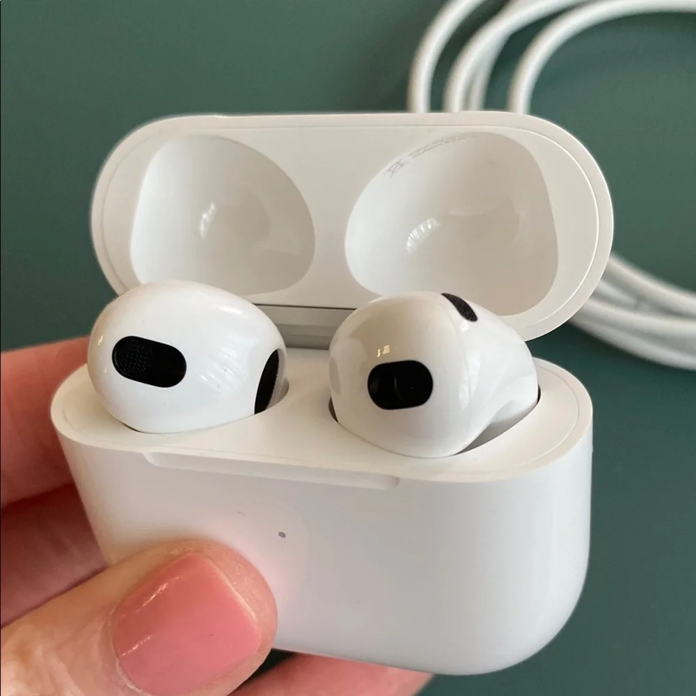 New in box Apple AirPods (3rd generation)